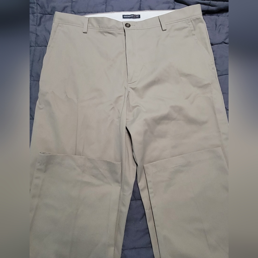 Dockers khakis